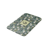 Sage Green Chinoiserie Floral White Initial  バスマット (アングル)
