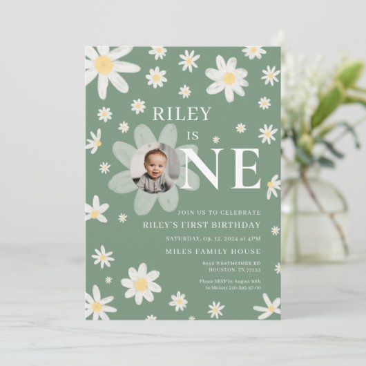 Sage Green Daisy First 1st Birthday Photo  招待状 (スタンド正面)