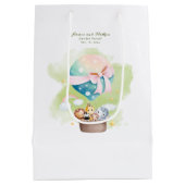 Sage Green Gender Reveal Safの抱き枕に感謝 ミディアムペーパーバッグ (裏面)