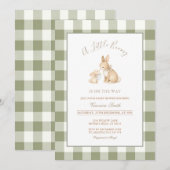Sage Green Gingham Bunny Baby Shower Invitation 招待状 (正面/裏面)