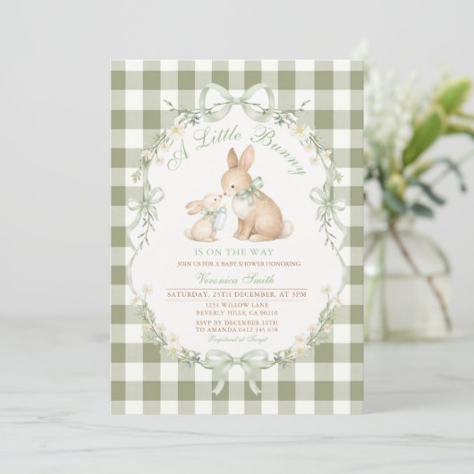 Sage Green Gingham Bunny Neutral Baby Shower  招待状 (スタンド正面)