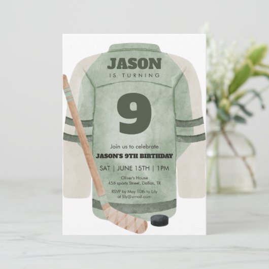 Sage Green Hockey Jersey Birthday Sports Party 招待状 (スタンド正面)