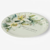 Sage Green Lily Valley Elegant Floral Wedding ペーパープレート (アングル)