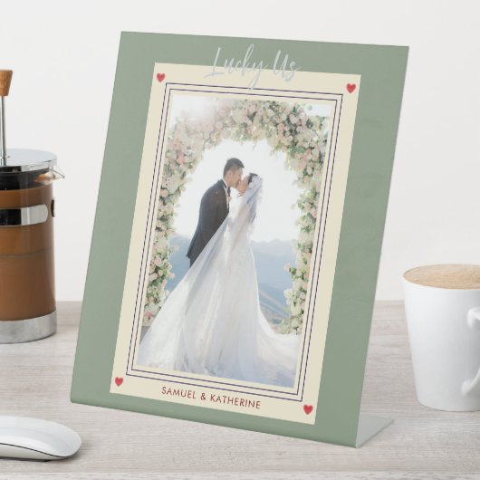 Sage Green Lucky Us Playing Card Wedding Photo 台座サイン (インサイチュ)
