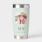 Sage green photo monogramイニシャル名 保温保冷タンブラー (背面)