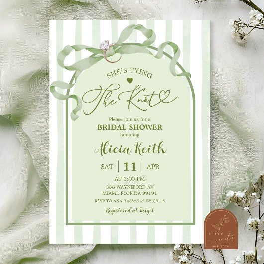 Sage Green She's tying a knot bridal shower 招待状