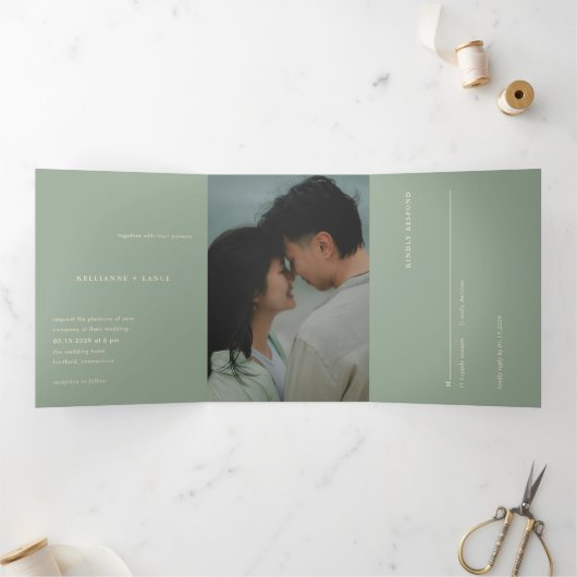 Sage Green Simple Photo Modern Wedding 三つ折り招待状 (内部)