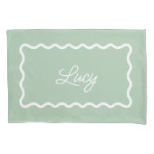 Sage Green Wavy Scallop Frame Monogram 枕カバー (正面)