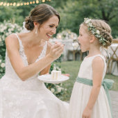 Sage Green Wedding Attire Card with Neutral Color 招待状