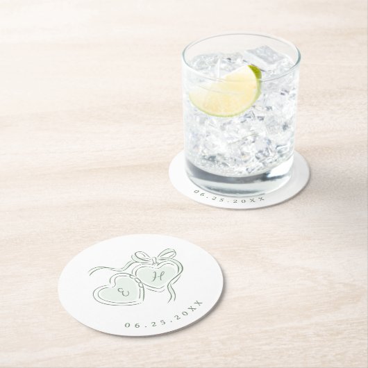Sage Hand Drawn Hearts Monogram Whimsical Wedding ラウンドペーパーコースター (インサイチュ)