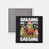 Sagging But Still Gagging Frog Funny Cringe Meme C マグネット (正面/裏面)