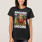 Sagging But Still Gagging Frog Funny Cringe Meme C Tシャツ (正面)
