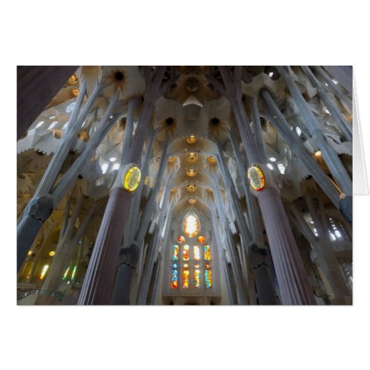 Sagrada Familia。 インテリア (正面横)