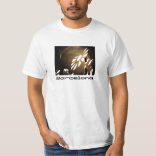 Sagrada Familia、バルセロナ Tシャツ