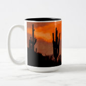 Saguaro CactusシルエットArizona Red Sunset ツートーンマグカップ (左)