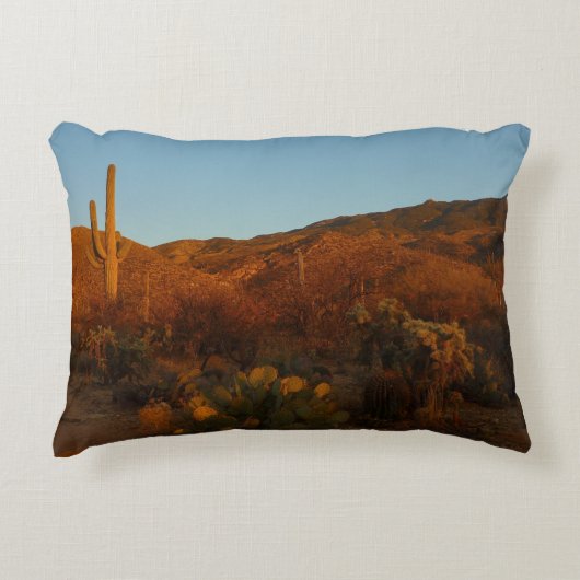 Saguaro Sunset I Arizona Desert Landscape アクセントクッション (正面)