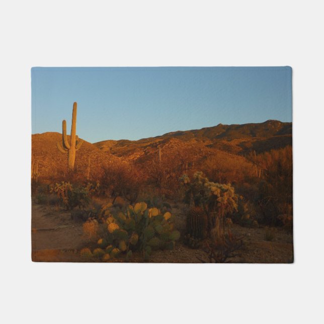 Saguaro Sunset I Arizona Desert Landscape ドアマット (正面)