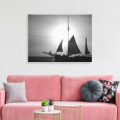 Sailing Aruba Dusk in Black and White (Landscape) キャンバスプリント (インサイチュ (リビング))