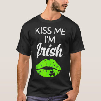 Saint patricks day装身女性男性キスMe Im Iri Tシャツ