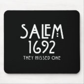 Salem 1692彼らは1つの恋しく思サレムおもしろいハロウィーン マウスパッド (正面)