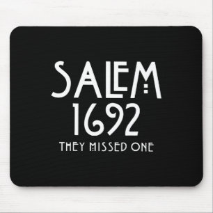 Salem 1692彼らは1つの恋しく思サレムおもしろいハロウィーン マウスパッド