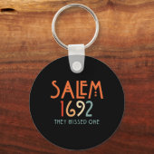 Salem 1692彼ら恋しく思は1つ- Salem Witch 1692ホール キーホルダー (正面)