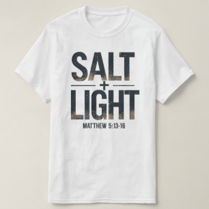 "SALT + LIGHT クリスチャン – マタイによる福音書 5:13 Tシャツ