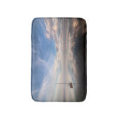 Saltonの穏やかな水に単独ヨット バスマット (正面縦)