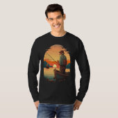 Saltwater Fishing Trip Fisherman Fishing On Sunset Tシャツ (正面フル)