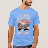 Salty Moms Beach Club Tシャツ (正面)