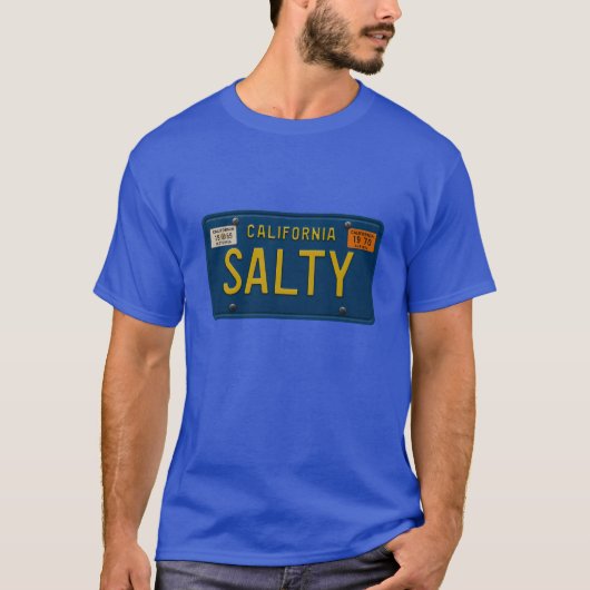 Salty -Retro 1969 California License Plate Graphic Tシャツ (正面)
