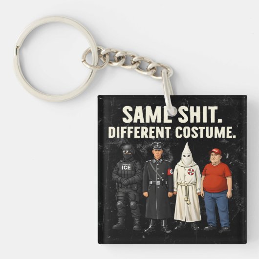 Same Different Costume キーホルダー (正面)