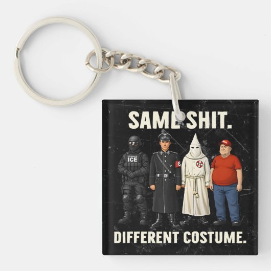 Same Different Costume キーホルダー (正面)