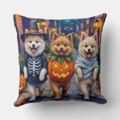 Samoyed Dogs Trick-or-Treating Halloween Costumes クッション (裏面)