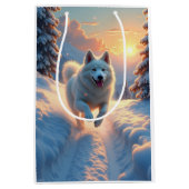 Samoyed Snowy Mountain Adventure Christmas ミディアムペーパーバッグ (正面)