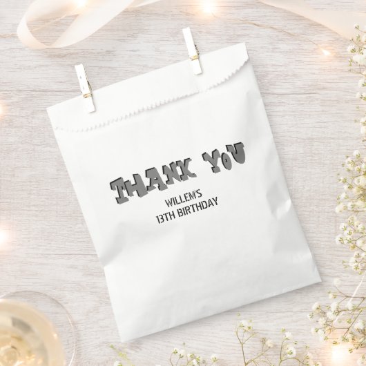 Sample Boy 13th Birthday Party Thank You フェイバーバッグ (クリップ留めされた状態)
