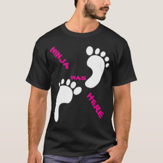SAMURAIによる赤黒Tシャツ NINJA WAS HERE 1X001 Tシャツ