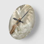 Sanctum of Wings – 光のホールの天使 ラウンド壁時計 (傾斜)