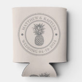 Sandcastle Pink Pineapple Wedding Crest & Names 缶クーラー (裏面)