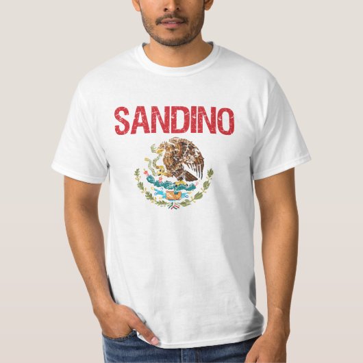 Sandinoの姓 Tシャツ (正面)
