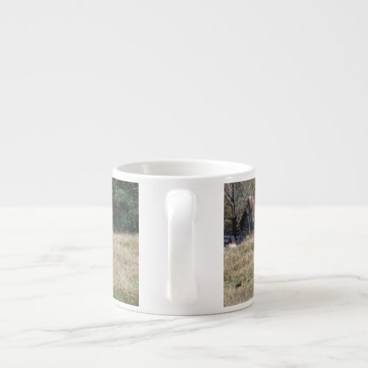 Sandy Clossによる農場での鶏の写真。 エスプレッソカップ (裏面)