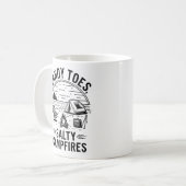 Sandy Toes Salty Campfires Camping Design コーヒーマグカップ (正面左)