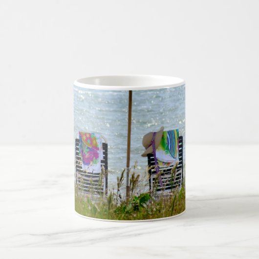 Sanibelの島のビーチ場面のマグ コーヒーマグカップ (中央)