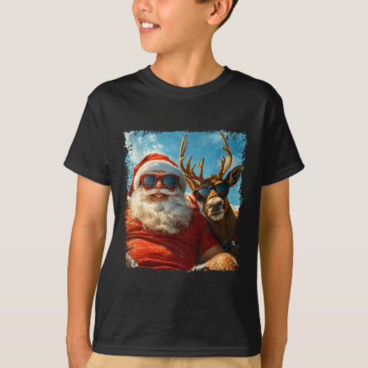 Santa And Reindeer Selfie Funny Christmas Vacation Tシャツ (正面)