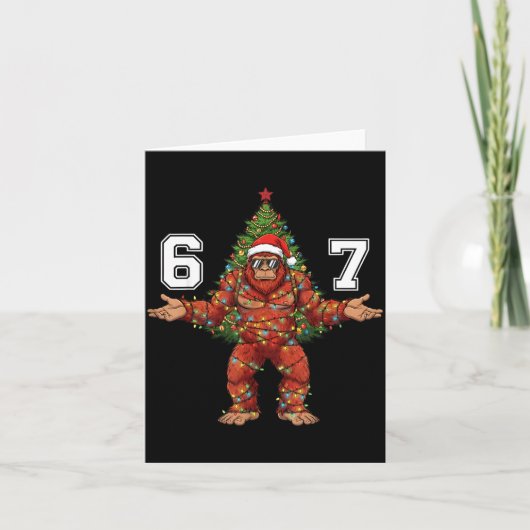 Santa Bigfoot 67 Christmas Tree Xmas Lights Funny  カード (正面)