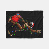 Santa Bigfoot Christmas Tree Lights Rock Funny Sas フリースブランケット (正面(横))