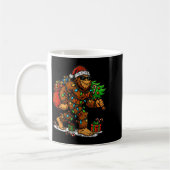 Santa Bigfoot Christmas Tree Xmas Lights Funny Sas コーヒーマグカップ (左)