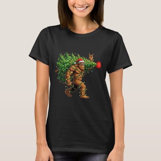 Santa Bigfoot Christmas Tree Xmas Lights Funny Sas Tシャツ (正面)