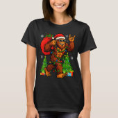Santa Bigfoot Christmas Tree Xmas Lights Funny Sas Tシャツ (正面)