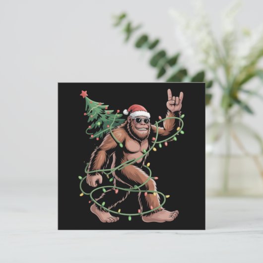 Santa Bigfoot Christmas Tree Xmas Lights Sasquatch シーズンカード (スタンド正面)